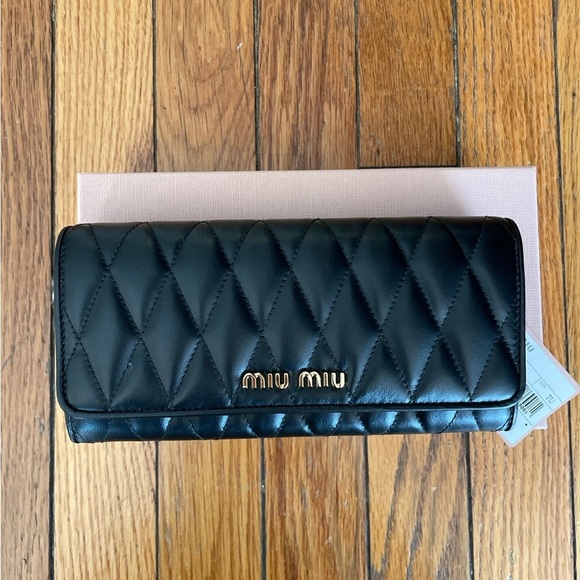 Miu miu women’s leather black wallet - Picture 2 of 5